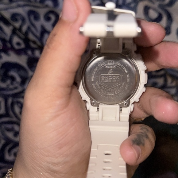 Ladies Rose Gold G-Shock - Picture 4 of 5